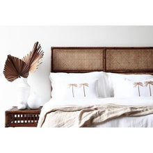 Load image into Gallery viewer, Little Cove Living