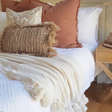 Load image into Gallery viewer, Little Cove Living