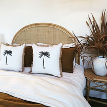 Load image into Gallery viewer, Little Cove Living