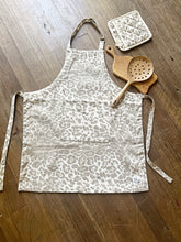 Load image into Gallery viewer, BIG CAT APRON
