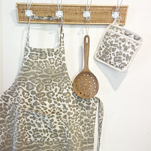 Load image into Gallery viewer, BIG CAT APRON
