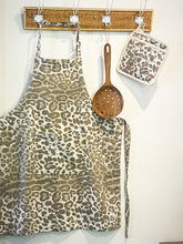 Load image into Gallery viewer, BIG CAT APRON
