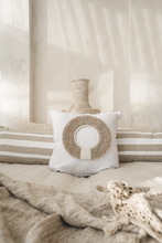 Load image into Gallery viewer, COTTON THROW BLANKET WITH MACRAME BORDER
