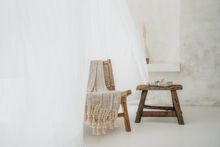 Load image into Gallery viewer, COTTON THROW BLANKET WITH MACRAME BORDER
