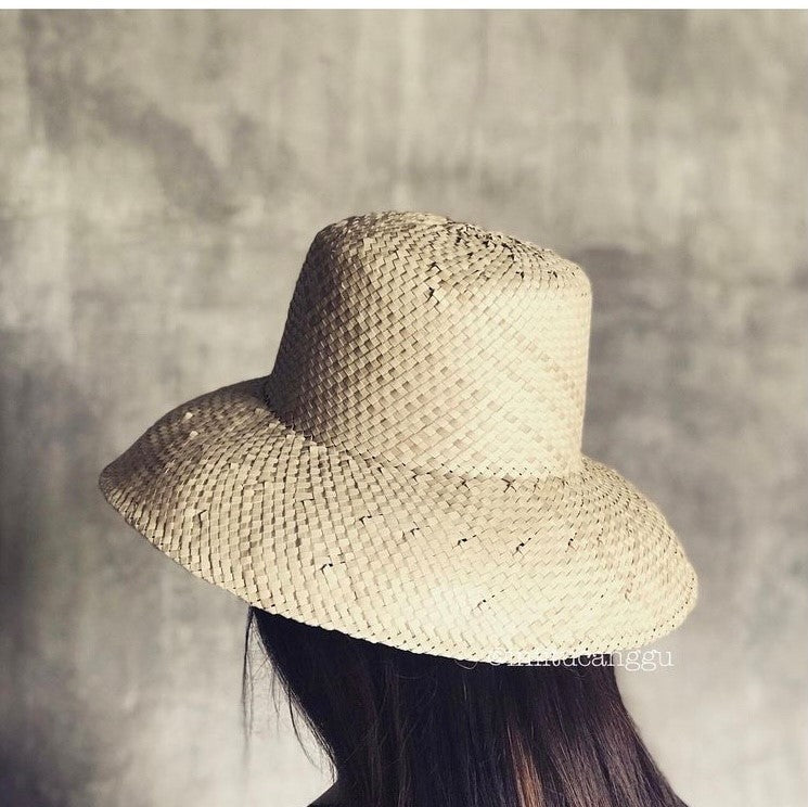 PALM LEAF BUCKET HAT