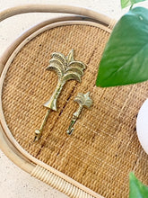 Load image into Gallery viewer, POLISHED BRASS PALM TREE HOOK
