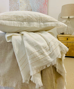 LINEN THROW BLANKET WITH FRINGING AND BORDER STITICHING