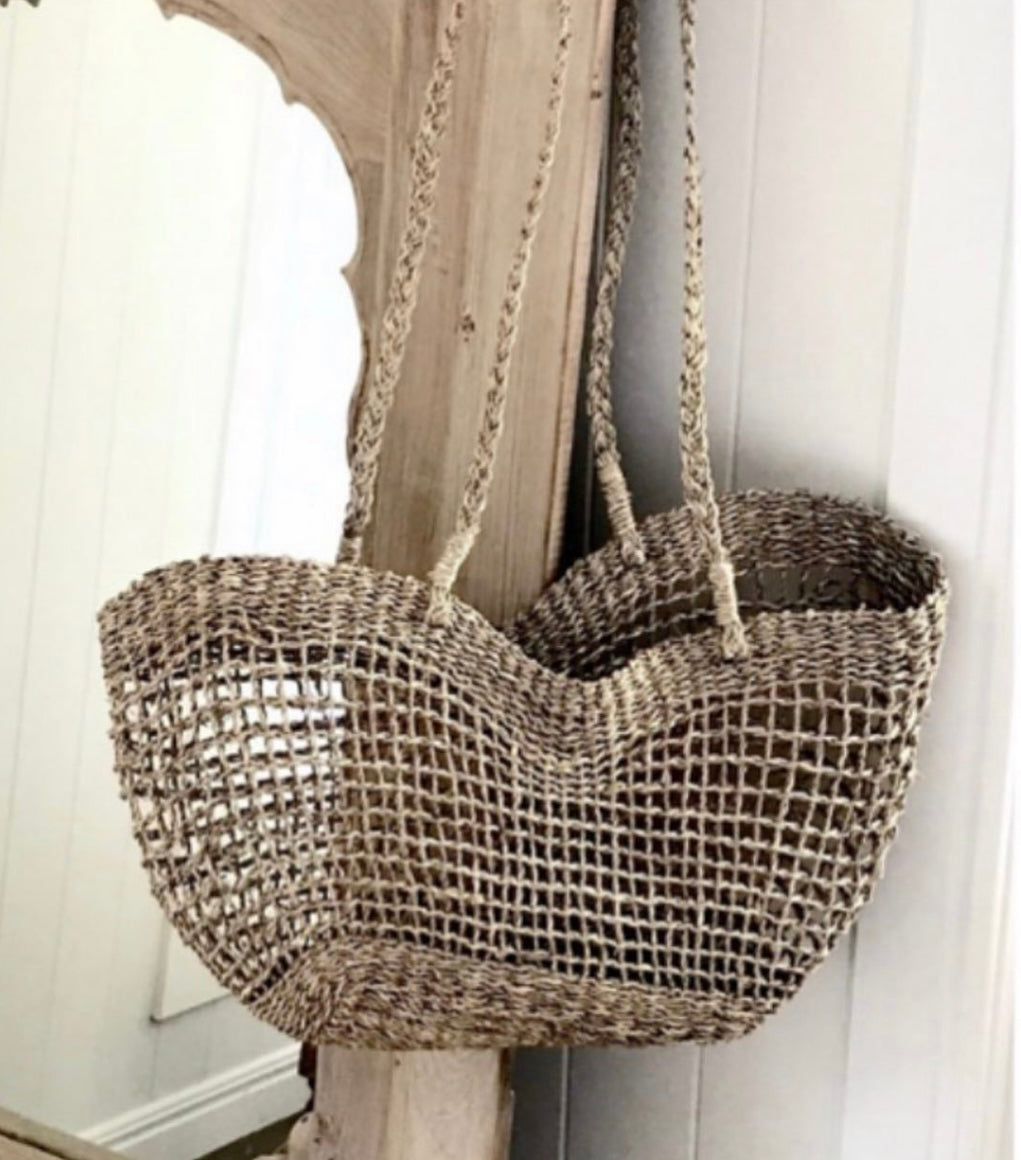LONG HANDLE SEAGRASS BASKET